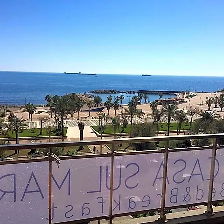 La Casa Sul Mare ベッド・アンド・ブレックファスト チビタベッキア